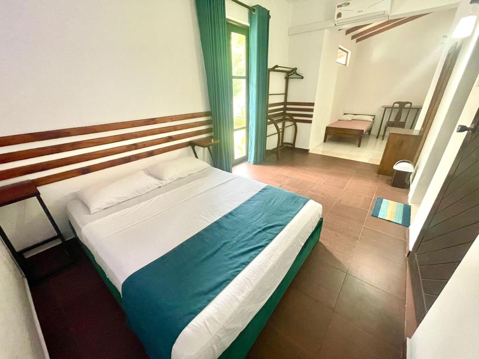 Hotel One Sixty Dehiwala-Mount Lavinia Exteriör bild