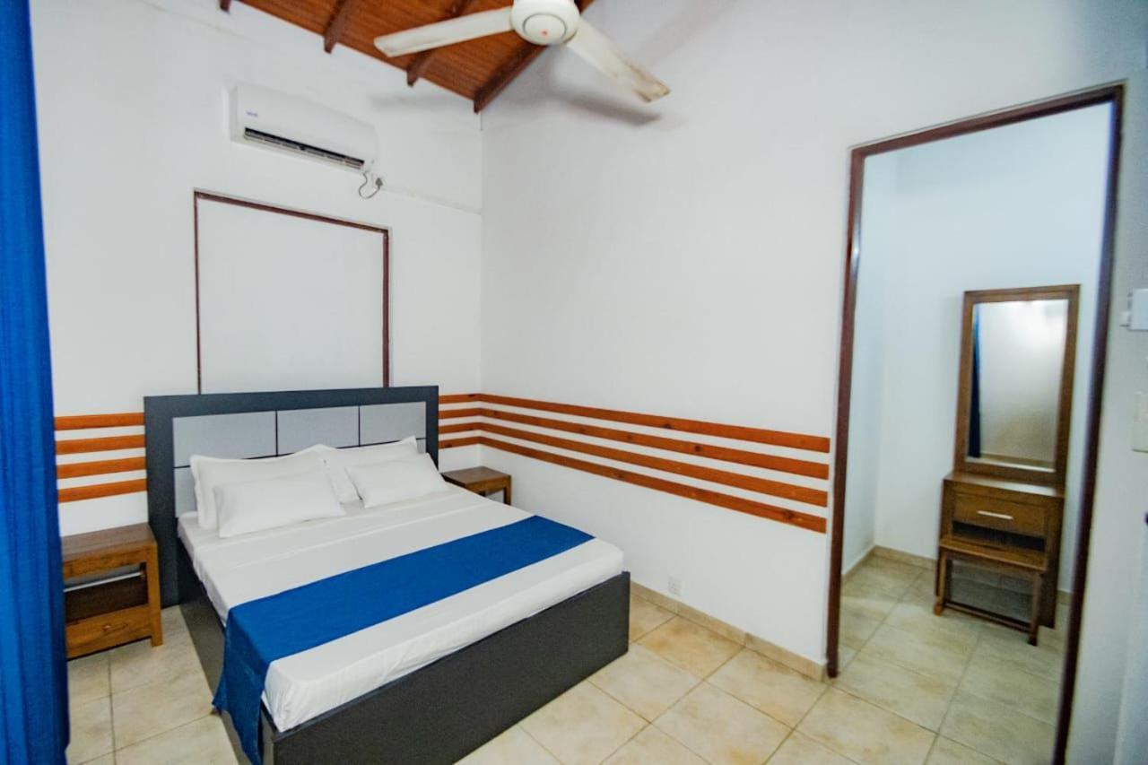Hotel One Sixty Dehiwala-Mount Lavinia Exteriör bild