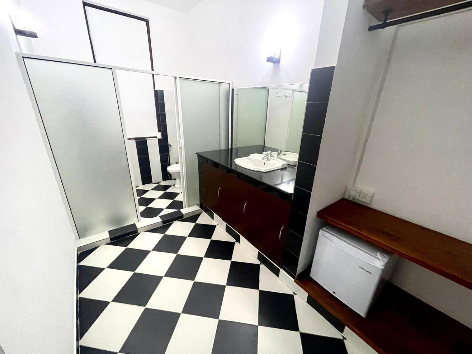 Hotel One Sixty Dehiwala-Mount Lavinia Exteriör bild