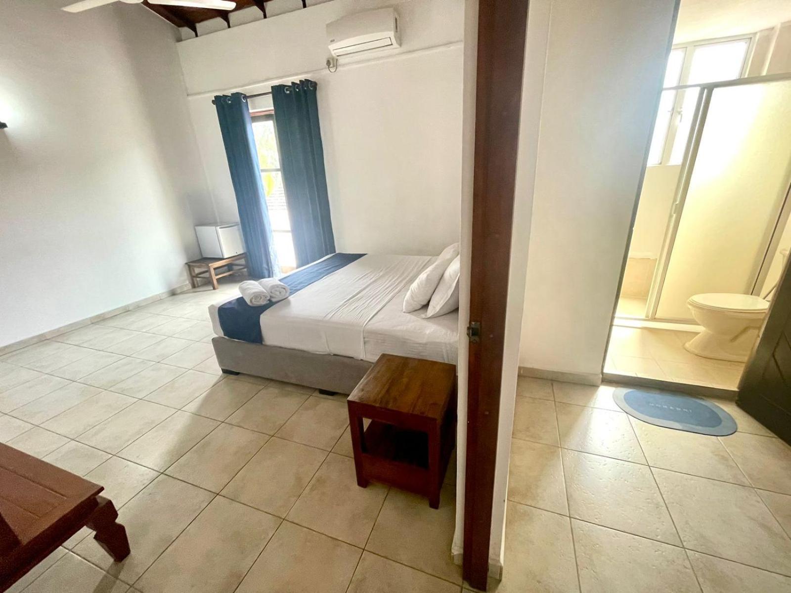 Hotel One Sixty Dehiwala-Mount Lavinia Exteriör bild