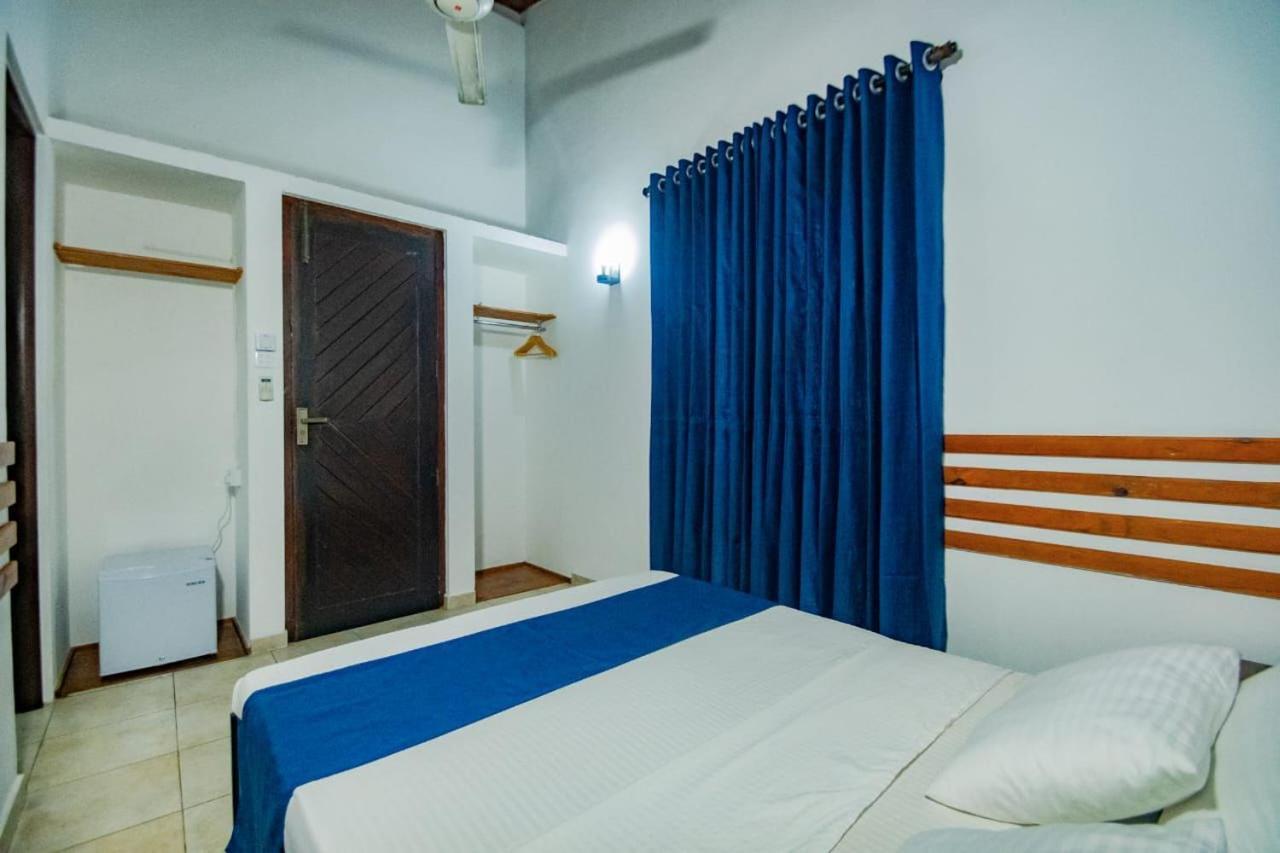 Hotel One Sixty Dehiwala-Mount Lavinia Exteriör bild