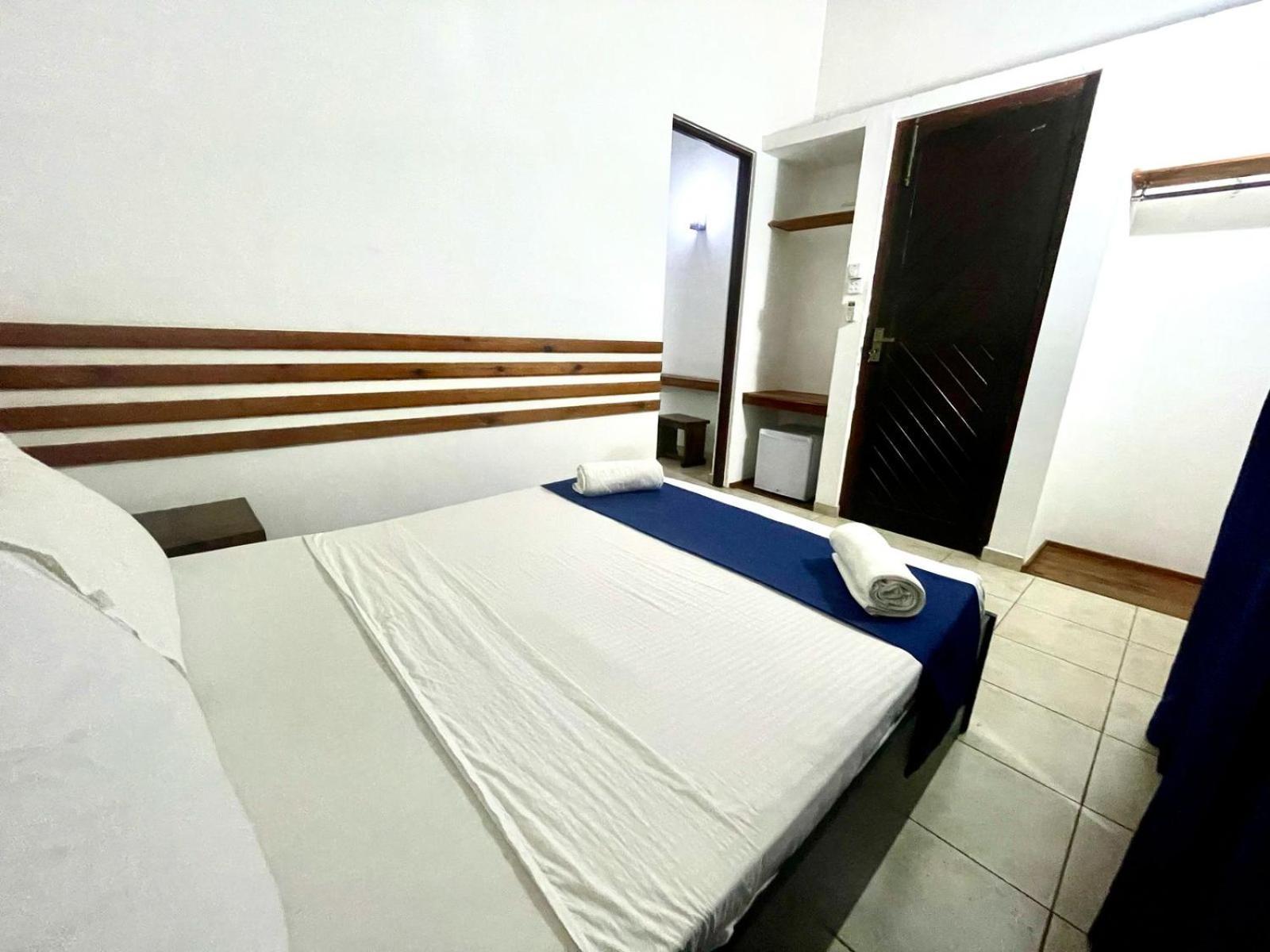 Hotel One Sixty Dehiwala-Mount Lavinia Exteriör bild